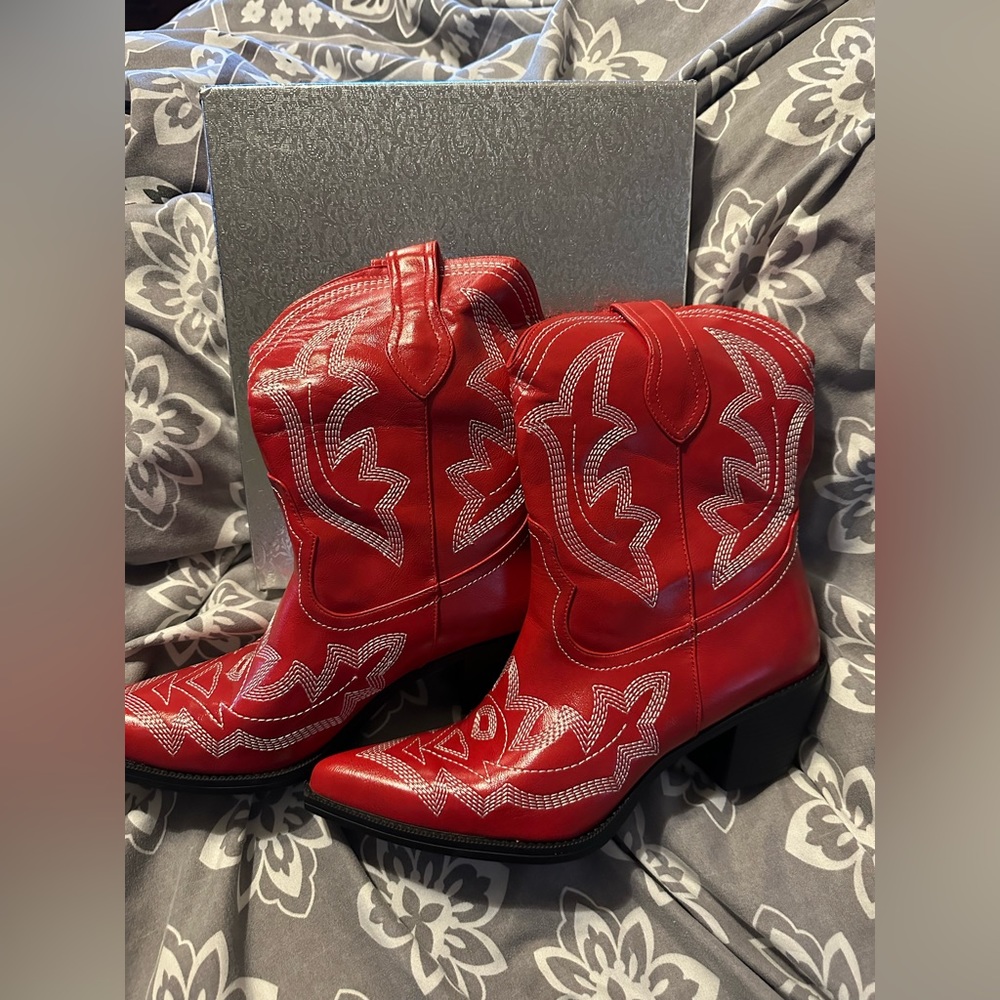 Size 8 Red Cowgirl Boots